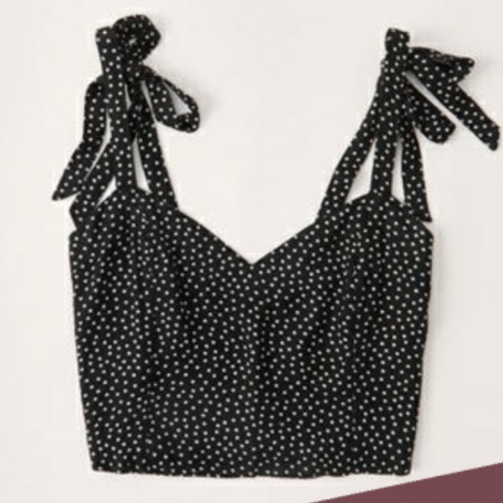 EUC ABERCROMBIE & FITCH XS Cropped polkadot top with adjustable shoulder ties.